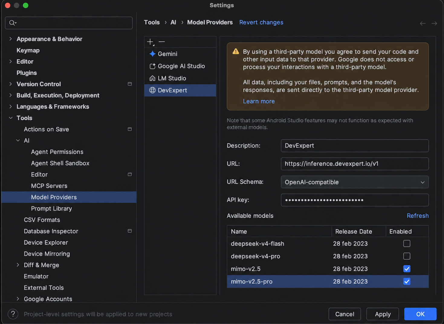Lista de modelos remotos disponibles en Android Studio tras refrescar el proveedor